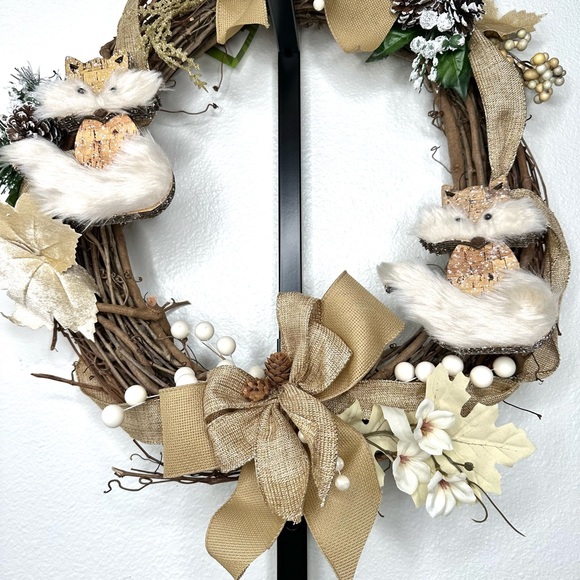 18” Ashland natural grapevine wreath, handmade white fox Christmas wreath - Picture 5 of 7